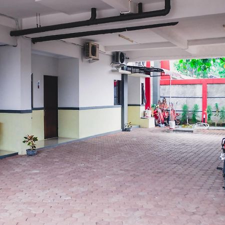 Reddoorz Plus @ Helvetia メダン エクステリア 写真
